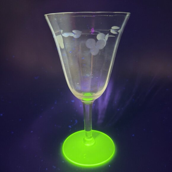 Vintage Uranium Stem Goblets Barware Drinking Cups Set 2 Etched Top Glasses VTG - Picture 5 of 11